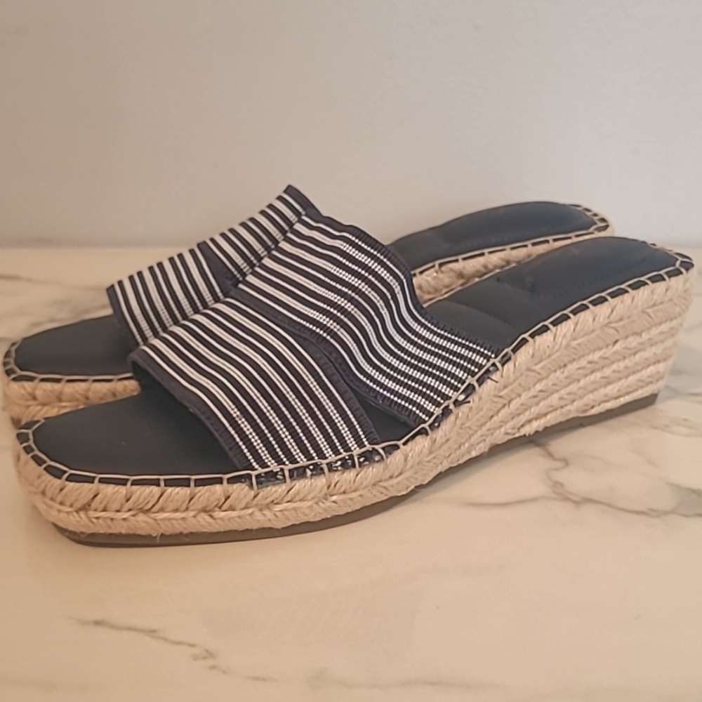 Me Too Cayman Navy Striped Wedge Slip-on Sandals Stretch Bands Wmns 9 Coastal - Picture 2 of 14